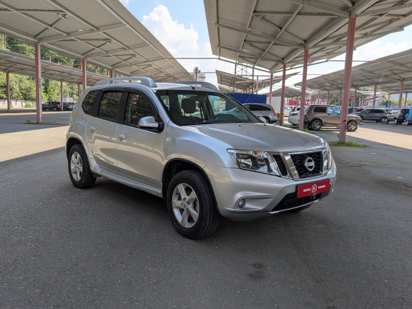 Nissan Terrano 2015 Серебряный