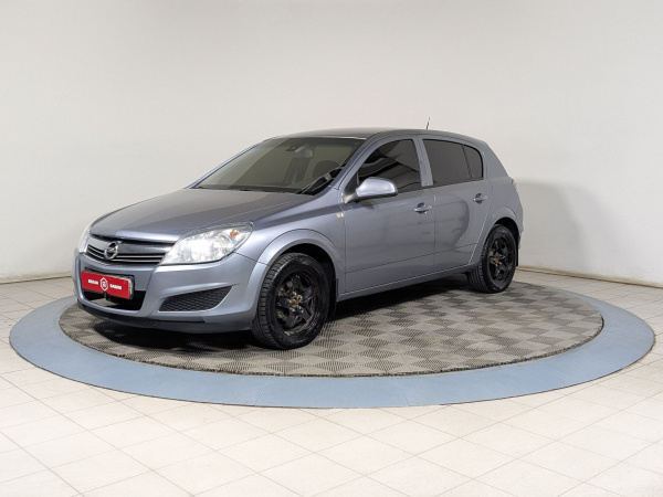 Opel Astra 2011 Серебряный