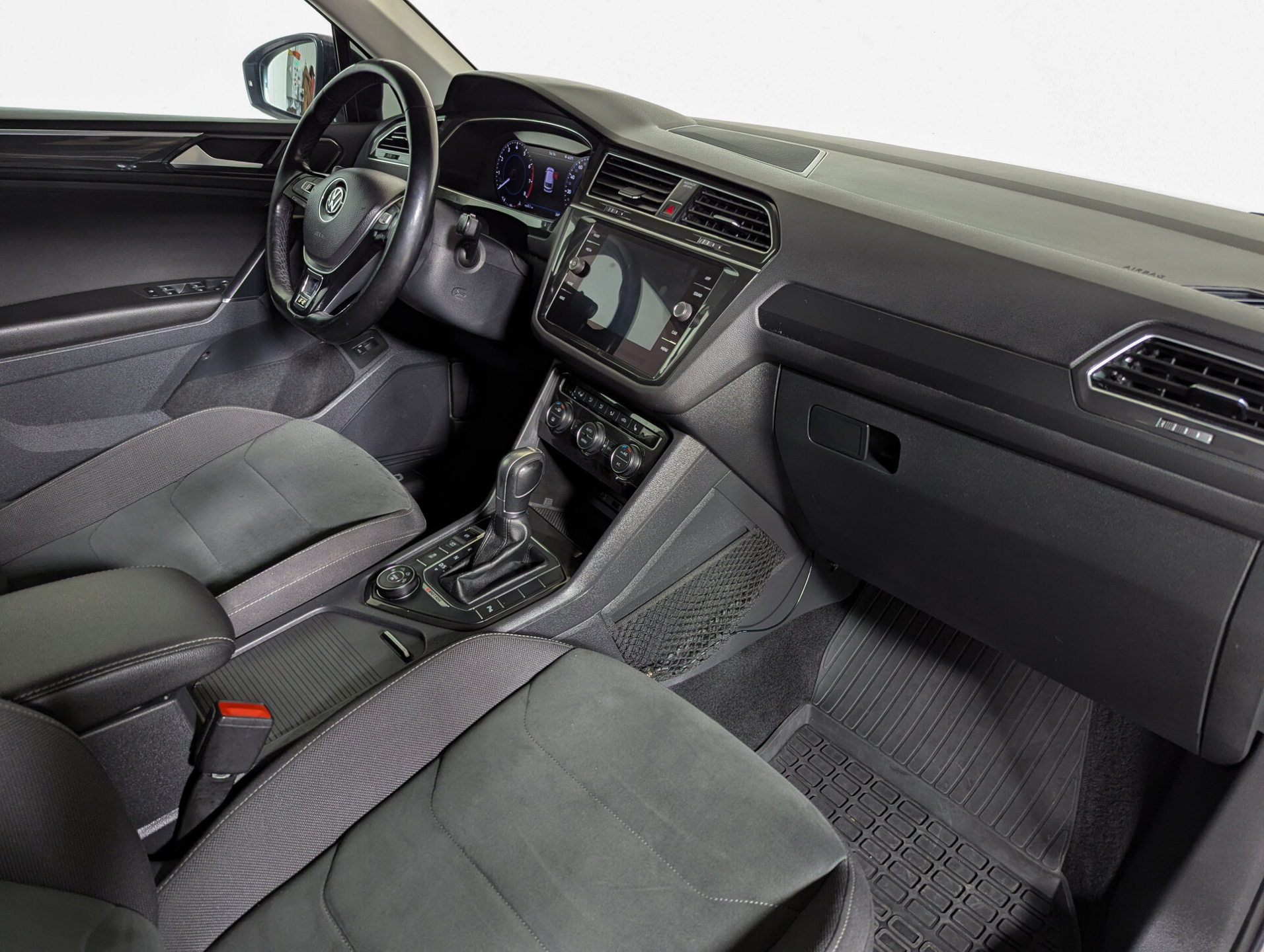 Volkswagen Tiguan 2017 Серебряный