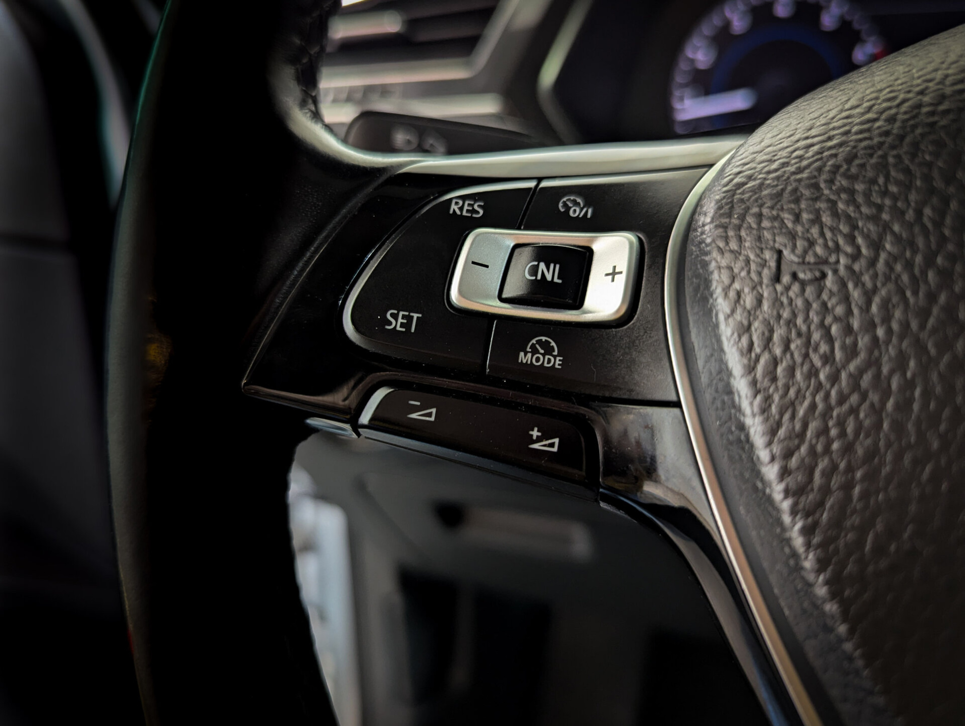 Volkswagen Tiguan 2017 Серебряный