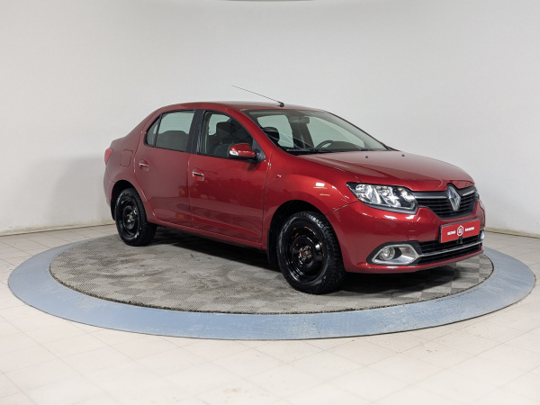 Renault Logan 2015 Красный