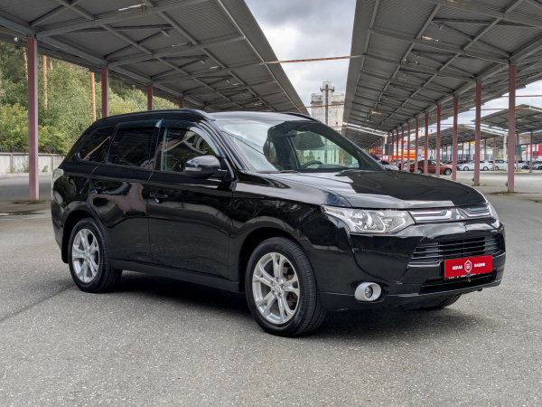 Mitsubishi Outlander 2013 Черный