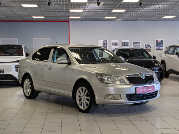 Skoda Octavia 2012 Серебряный