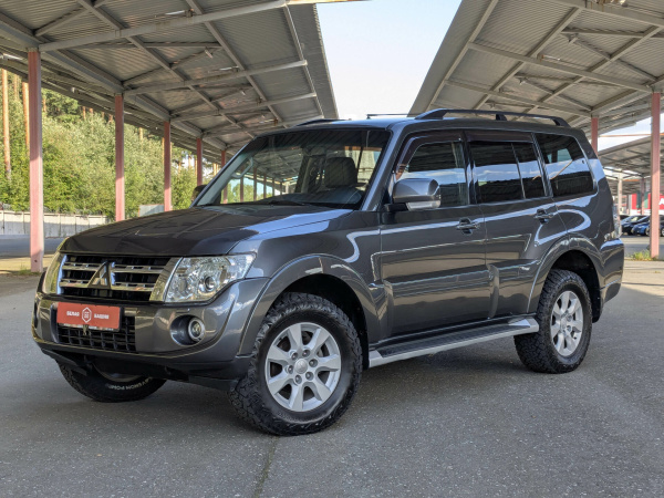 Mitsubishi Pajero 2012 Серый