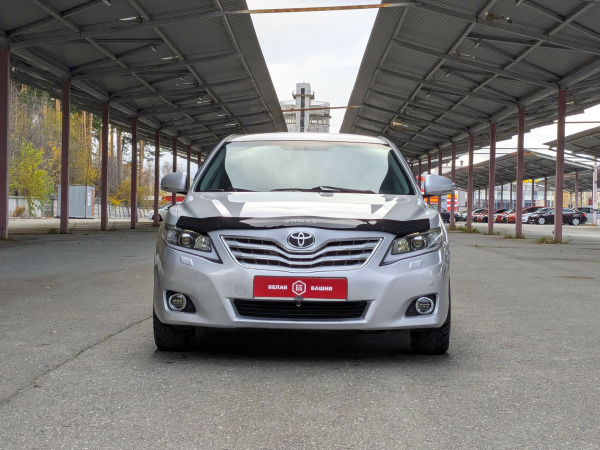 Toyota Camry 2009 Серебряный