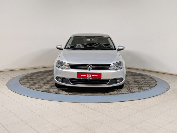 Volkswagen Jetta 2011 Серебряный