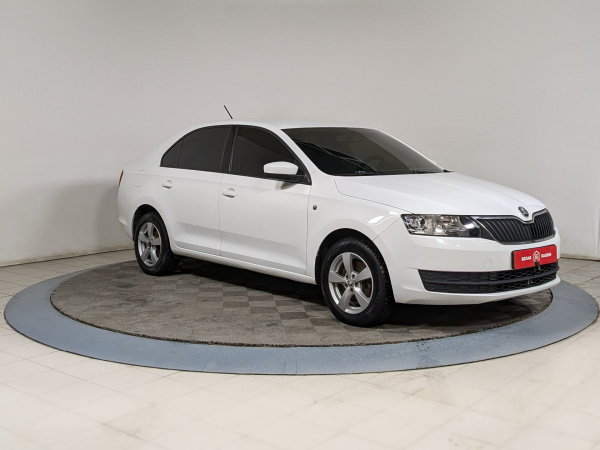 Skoda Rapid 2015 Белый
