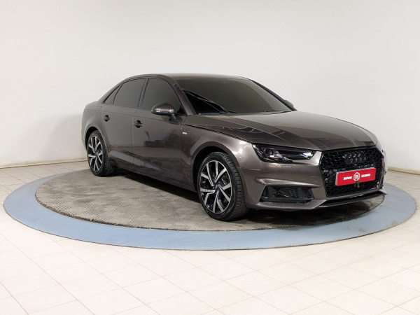 Audi A4 2016 Коричневый