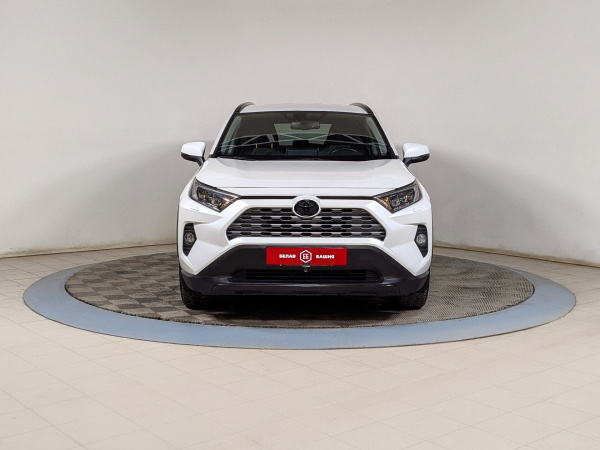 Toyota RAV4 2021 Белый