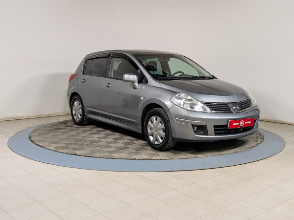Nissan Tiida 2012 Серый