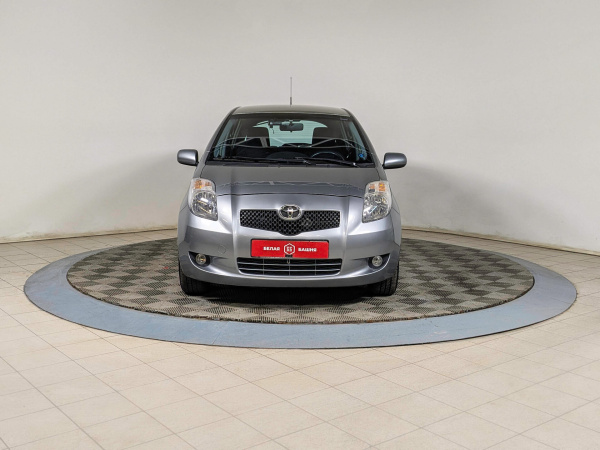 Toyota Yaris 2008 Серый