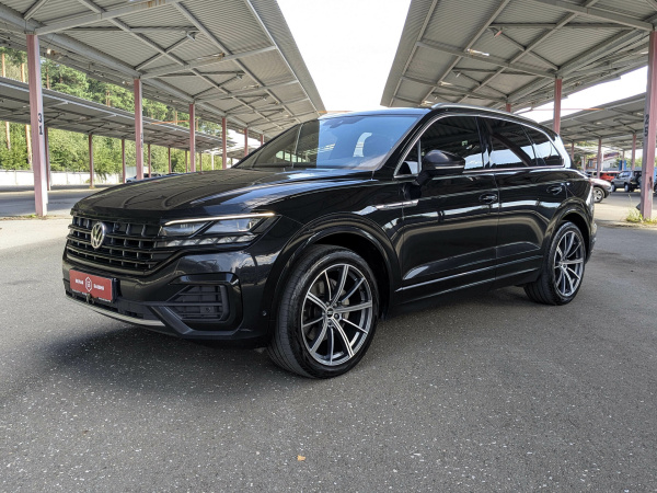 Volkswagen Touareg 2018 Черный