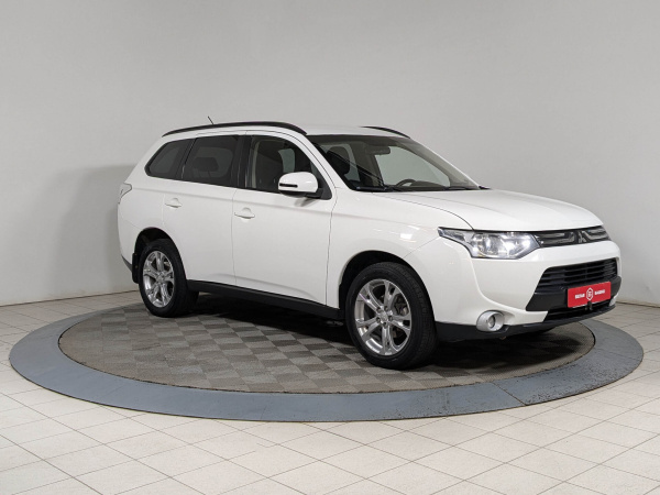 Mitsubishi Outlander 2012 Белый