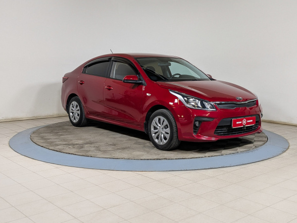 Kia Rio 2018 Красный
